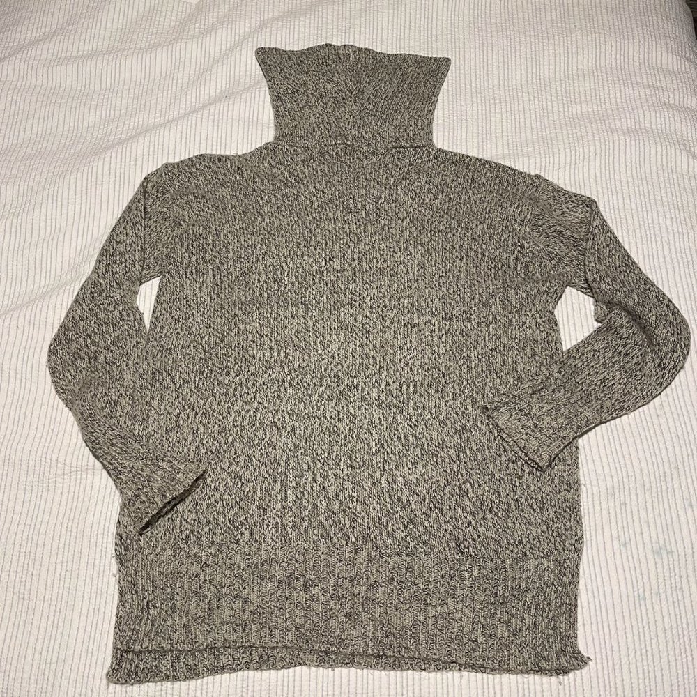 RETROD Turtleneck Sweater